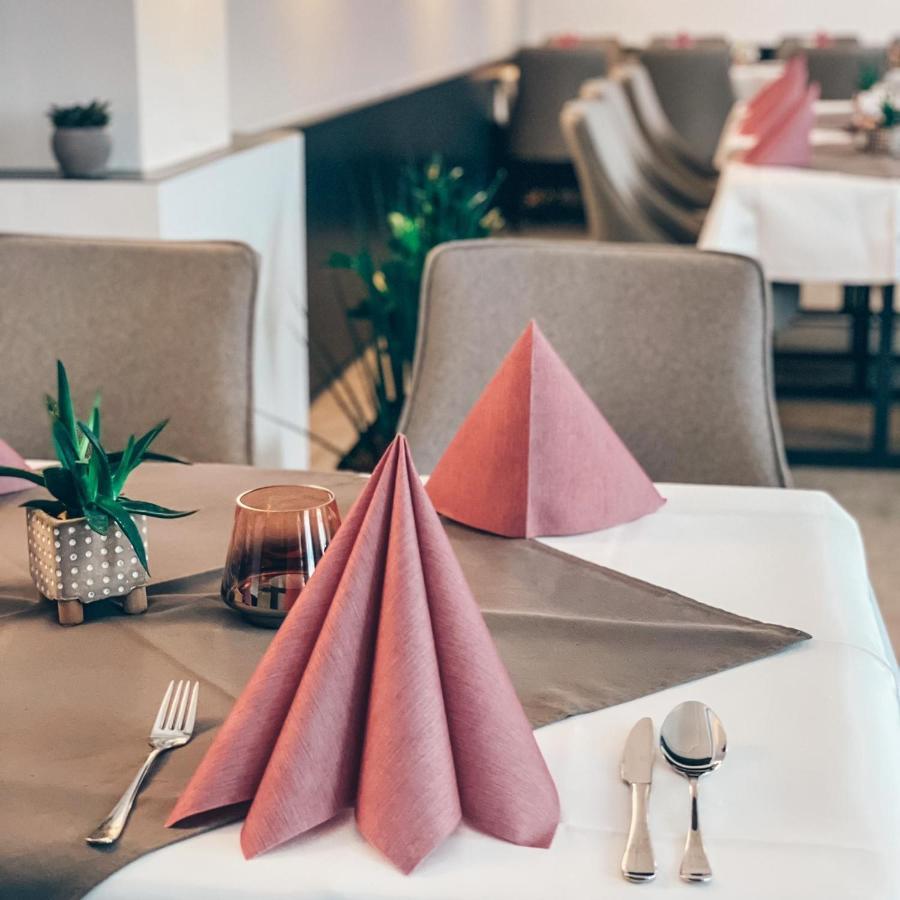 Hotel Bayrischer Hof Велс Екстериор снимка