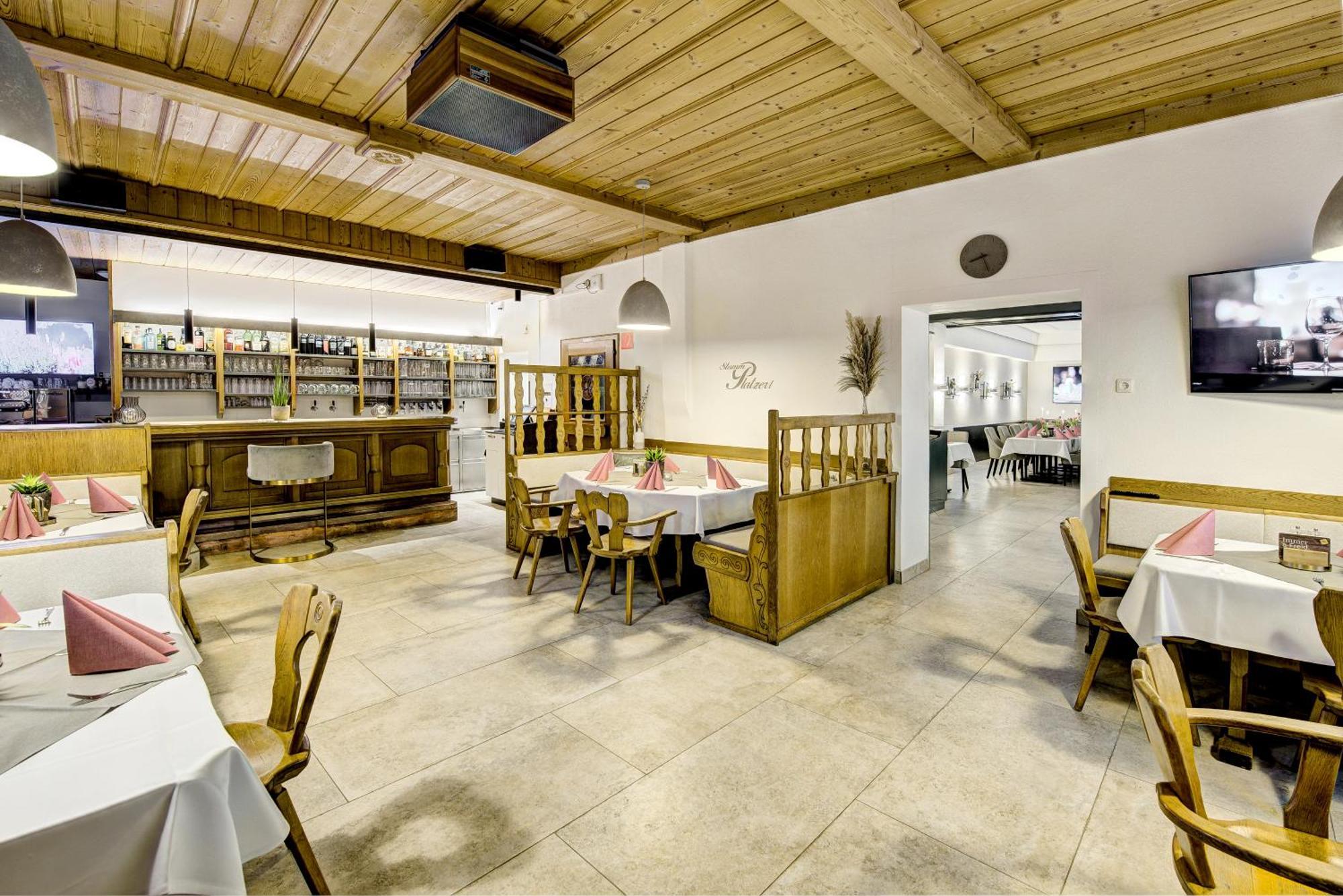 Hotel Bayrischer Hof Велс Екстериор снимка