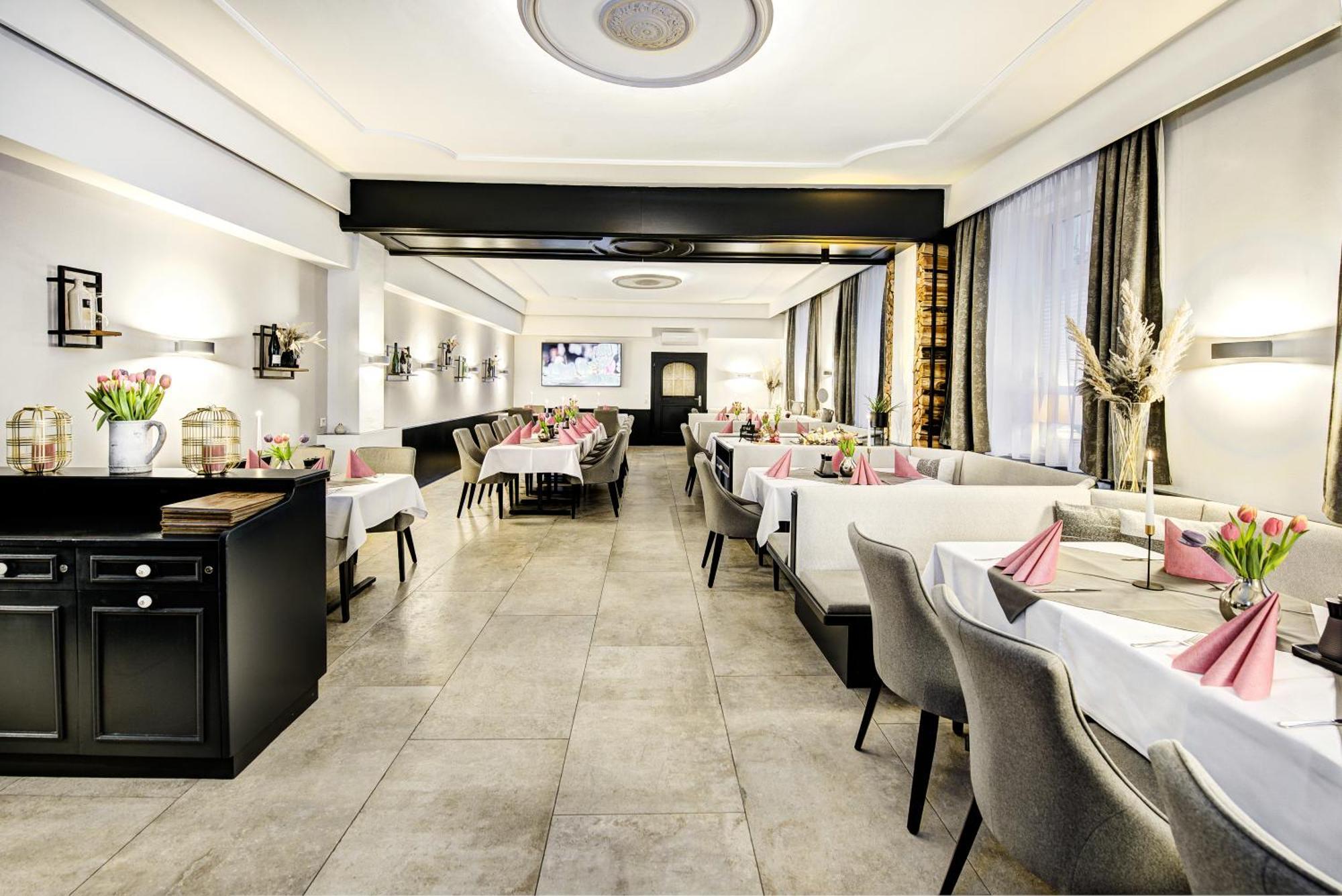 Hotel Bayrischer Hof Велс Екстериор снимка