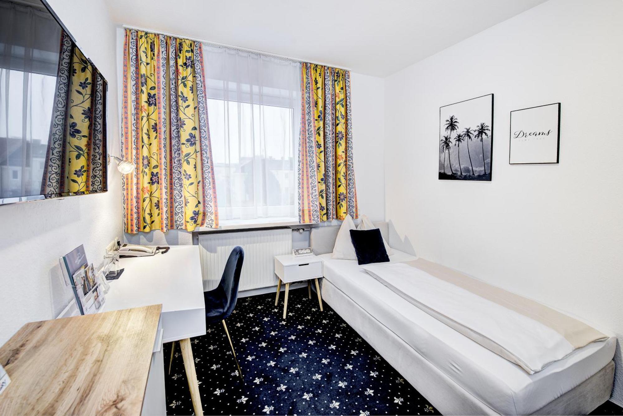 Hotel Bayrischer Hof Велс Екстериор снимка